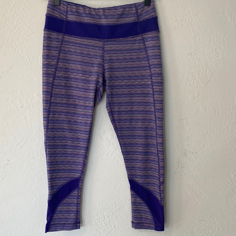 90 Degree By Reflex Women’s Purple Wave Cropped Leggings